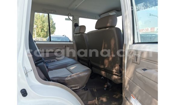 Ra Imported Toyota Land Cruiser funfun Ọkọ̀ in Import - Dubai ni Ashanti Ra Imported Toyota Land Cruiser funfun Ọkọ̀ in Import - Dubai ni Ashanti