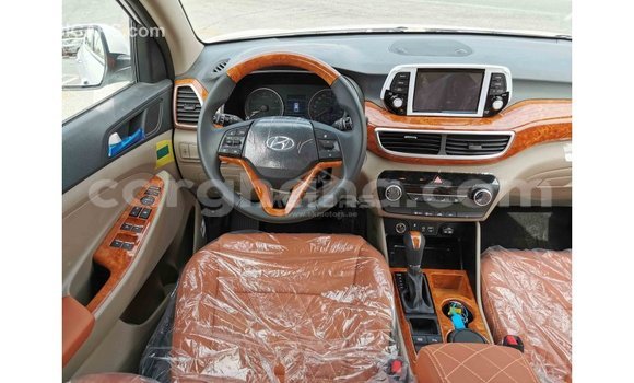 Sayi Imported Hyundai Tucson White Mota in Import - Dubai a Ashanti Sayi Imported Hyundai Tucson White Mota in Import - Dubai a Ashanti