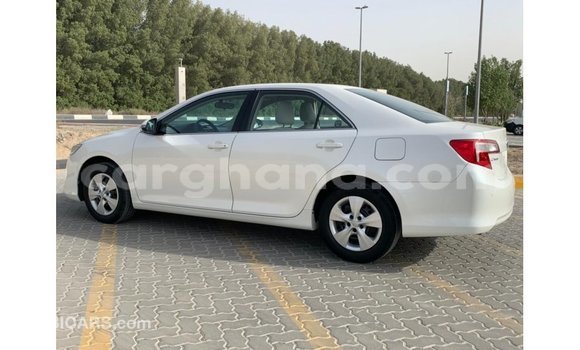 Ra Imported Toyota Camry funfun Ọkọ̀ in Import - Dubai ni Ashanti Ra Imported Toyota Camry funfun Ọkọ̀ in Import - Dubai ni Ashanti
