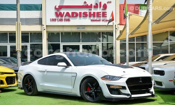 Ra Imported Ford Mustang funfun Ọkọ̀ in Import - Dubai ni Ashanti Ra Imported Ford Mustang funfun Ọkọ̀ in Import - Dubai ni Ashanti