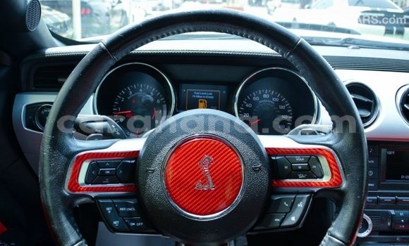 Ra Imported Ford Mustang funfun Ọkọ̀ in Import - Dubai ni Ashanti Ra Imported Ford Mustang funfun Ọkọ̀ in Import - Dubai ni Ashanti