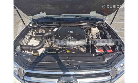 Ra Imported Toyota Land Cruiser funfun Ọkọ̀ in Import - Dubai ni Ashanti Ra Imported Toyota Land Cruiser funfun Ọkọ̀ in Import - Dubai ni Ashanti