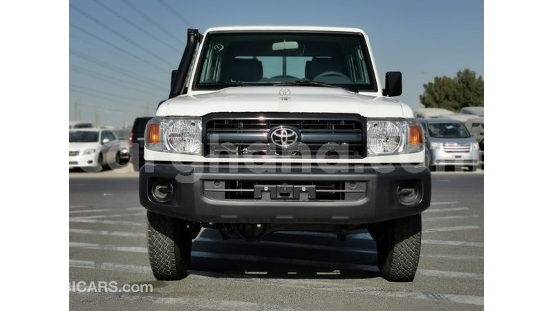 Big with watermark toyota land cruiser ashanti import dubai 30868