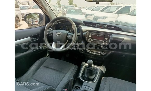 Buy Import Toyota Hilux White Car in Import - Dubai in Ashanti Buy Import Toyota Hilux White Car in Import - Dubai in Ashanti