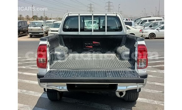 Buy Import Toyota Hilux White Car in Import - Dubai in Ashanti Buy Import Toyota Hilux White Car in Import - Dubai in Ashanti