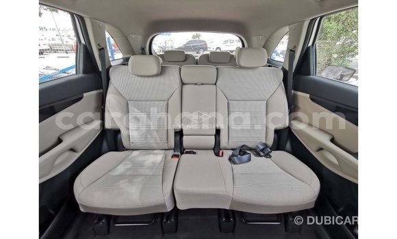 Sayi Imported Kia Sorento White Mota in Import - Dubai a Ashanti Sayi Imported Kia Sorento White Mota in Import - Dubai a Ashanti