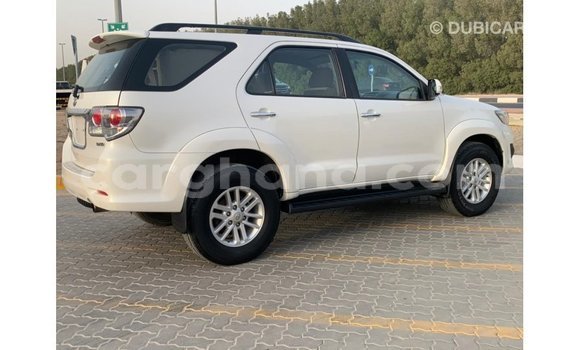 Ra Imported Toyota Fortuner funfun Ọkọ̀ in Import - Dubai ni Ashanti Ra Imported Toyota Fortuner funfun Ọkọ̀ in Import - Dubai ni Ashanti