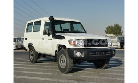 Buy Import Toyota Land Cruiser White Car in Import - Dubai in Ashanti Buy Import Toyota Land Cruiser White Car in Import - Dubai in Ashanti