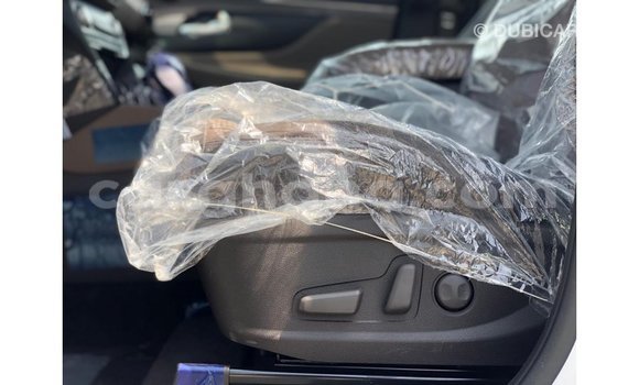 Ra Imported Hyundai Santa Fe funfun Ọkọ̀ in Import - Dubai ni Ashanti Ra Imported Hyundai Santa Fe funfun Ọkọ̀ in Import - Dubai ni Ashanti