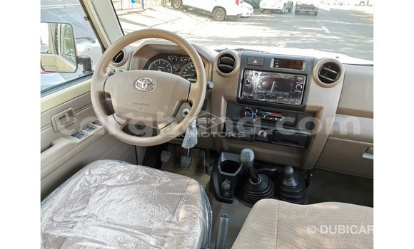 Buy Import Toyota Land Cruiser Beige Car in Import - Dubai in Ashanti Buy Import Toyota Land Cruiser Beige Car in Import - Dubai in Ashanti