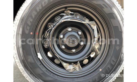 Sayi Imported Toyota Hilux White Mota in Import - Dubai a Ashanti Sayi Imported Toyota Hilux White Mota in Import - Dubai a Ashanti