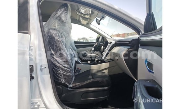 Buy Import Hyundai Tucson White Car in Import - Dubai in Ashanti Buy Import Hyundai Tucson White Car in Import - Dubai in Ashanti