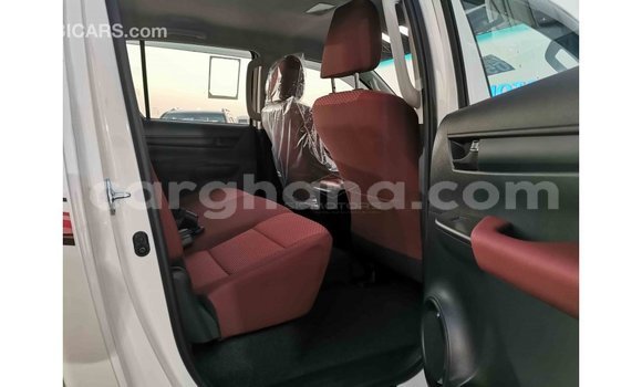 Buy Import Toyota Hilux White Car in Import - Dubai in Ashanti Buy Import Toyota Hilux White Car in Import - Dubai in Ashanti