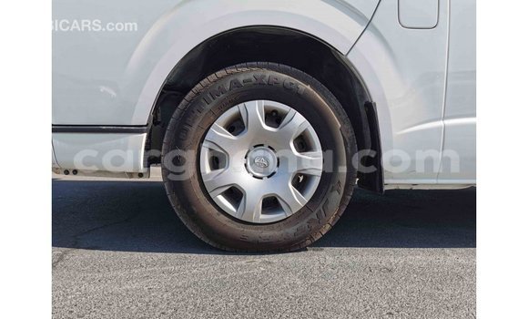 Sayi Imported Toyota Hiace White Mota in Import - Dubai a Ashanti Sayi Imported Toyota Hiace White Mota in Import - Dubai a Ashanti