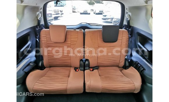 Buy Import Toyota Innova White Car in Import - Dubai in Ashanti Buy Import Toyota Innova White Car in Import - Dubai in Ashanti