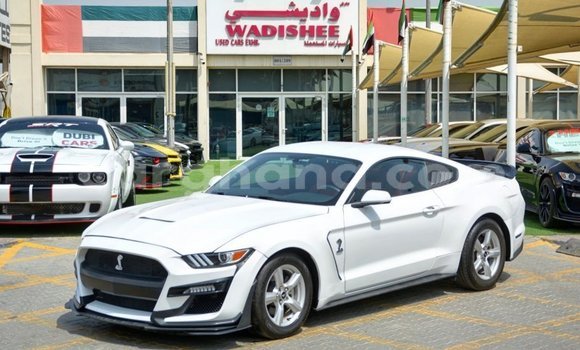 Ra Imported Ford Mustang funfun Ọkọ̀ in Import - Dubai ni Ashanti Ra Imported Ford Mustang funfun Ọkọ̀ in Import - Dubai ni Ashanti