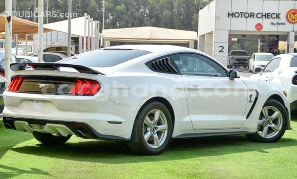 Ra Imported Ford Mustang funfun Ọkọ̀ in Import - Dubai ni Ashanti Ra Imported Ford Mustang funfun Ọkọ̀ in Import - Dubai ni Ashanti