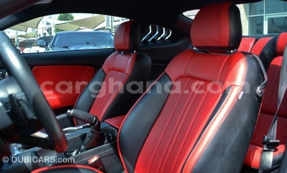 Ra Imported Ford Mustang funfun Ọkọ̀ in Import - Dubai ni Ashanti Ra Imported Ford Mustang funfun Ọkọ̀ in Import - Dubai ni Ashanti
