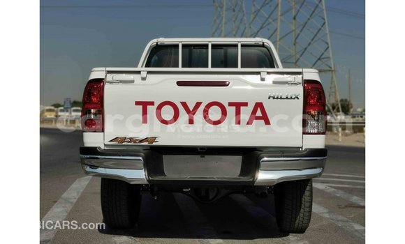 Buy Import Toyota Hilux White Car in Import - Dubai in Ashanti Buy Import Toyota Hilux White Car in Import - Dubai in Ashanti