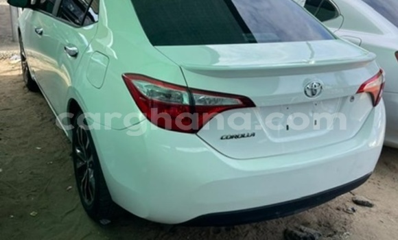 Sayi Na hannu Toyota Corolla White Mota in Sekondi–Takoradi Metropolitan a Yamma