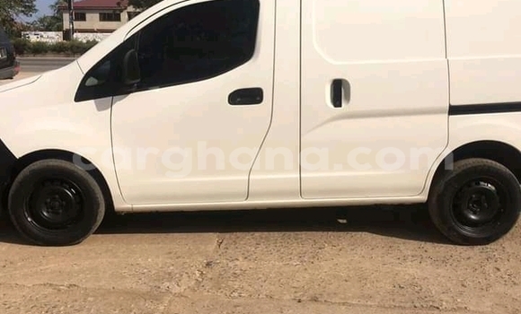 Ra Àlòkù Nissan NV200 funfun Ọkọ̀ in Accra ni Greater Accra Ra Àlòkù Nissan NV200 funfun Ọkọ̀ in Accra ni Greater Accra