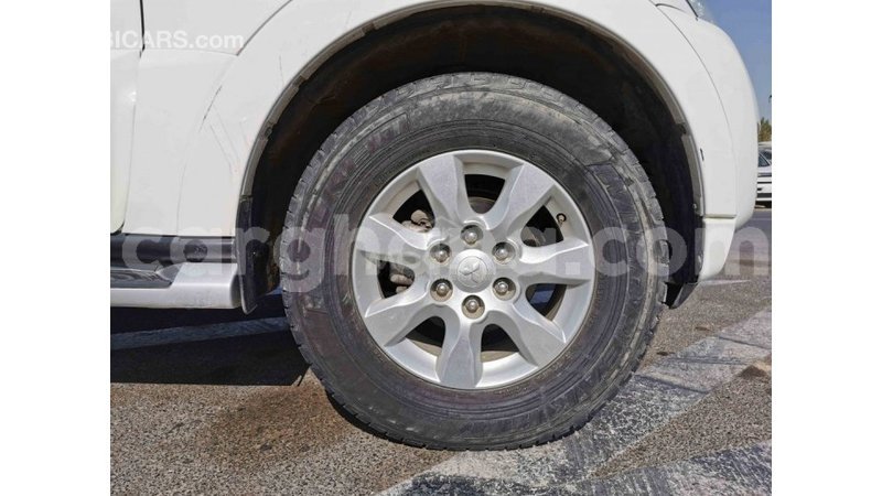 Big with watermark mitsubishi pajero ashanti import dubai 31070