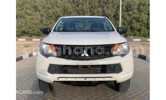 Sayi Imported Mitsubishi L200 White Mota in Import - Dubai a Ashanti Sayi Imported Mitsubishi L200 White Mota in Import - Dubai a Ashanti