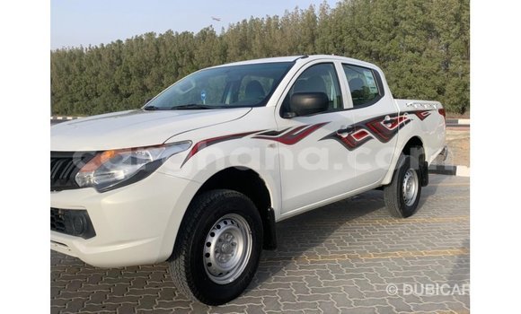 Sayi Imported Mitsubishi L200 White Mota in Import - Dubai a Ashanti Sayi Imported Mitsubishi L200 White Mota in Import - Dubai a Ashanti