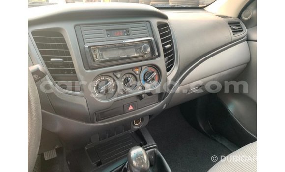 Sayi Imported Mitsubishi L200 White Mota in Import - Dubai a Ashanti Sayi Imported Mitsubishi L200 White Mota in Import - Dubai a Ashanti