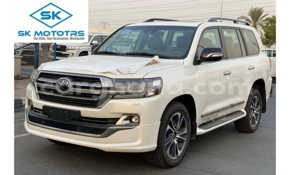 Ra Imported Toyota Land Cruiser funfun Ọkọ̀ in Import - Dubai ni Ashanti Ra Imported Toyota Land Cruiser funfun Ọkọ̀ in Import - Dubai ni Ashanti