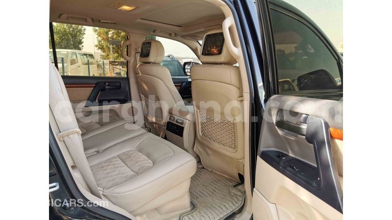 Big with watermark toyota land cruiser ashanti import dubai 31098