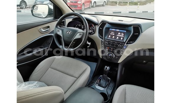 Sayi Imported Hyundai Santa Fe White Mota in Import - Dubai a Ashanti Sayi Imported Hyundai Santa Fe White Mota in Import - Dubai a Ashanti