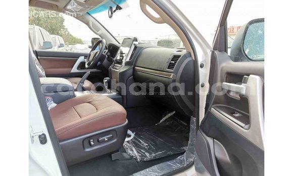Ra Imported Toyota Land Cruiser funfun Ọkọ̀ in Import - Dubai ni Ashanti Ra Imported Toyota Land Cruiser funfun Ọkọ̀ in Import - Dubai ni Ashanti