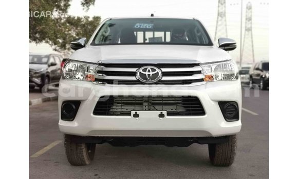 Ra Imported Toyota Hilux funfun Ọkọ̀ in Import - Dubai ni Ashanti Ra Imported Toyota Hilux funfun Ọkọ̀ in Import - Dubai ni Ashanti