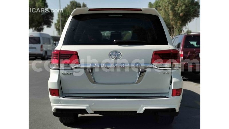 Big with watermark toyota land cruiser ashanti import dubai 31142