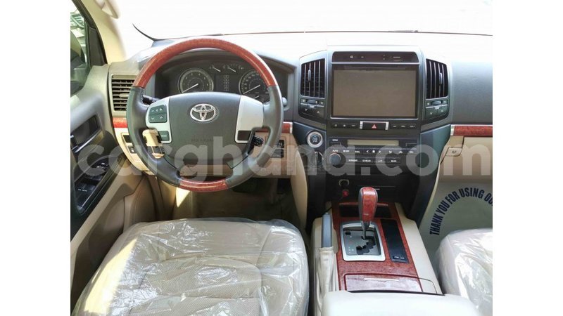 Big with watermark toyota land cruiser ashanti import dubai 31142