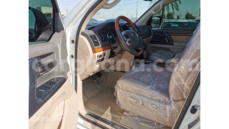 Big with watermark toyota land cruiser ashanti import dubai 31142