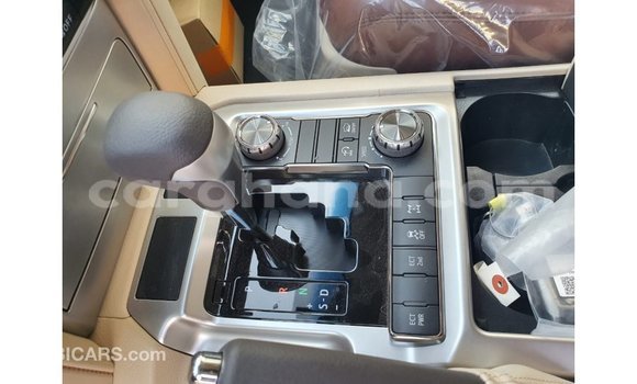 Sayi Imported Toyota Land Cruiser White Mota in Import - Dubai a Ashanti Sayi Imported Toyota Land Cruiser White Mota in Import - Dubai a Ashanti