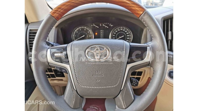 Big with watermark toyota land cruiser ashanti import dubai 31189