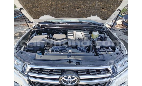 Ra Imported Toyota Land Cruiser funfun Ọkọ̀ in Import - Dubai ni Ashanti Ra Imported Toyota Land Cruiser funfun Ọkọ̀ in Import - Dubai ni Ashanti