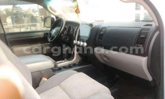 Sayi Na hannu Toyota Tundra White Mota in Accra a Greater Accra Sayi Na hannu Toyota Tundra White Mota in Accra a Greater Accra