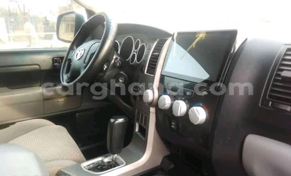 Sayi Na hannu Toyota Tundra White Mota in Accra a Greater Accra Sayi Na hannu Toyota Tundra White Mota in Accra a Greater Accra