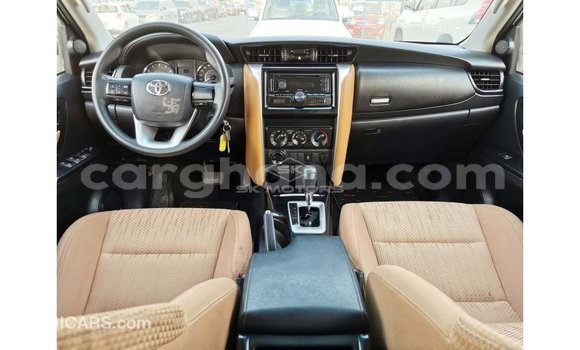 Ra Imported Toyota Fortuner funfun Ọkọ̀ in Import - Dubai ni Ashanti Ra Imported Toyota Fortuner funfun Ọkọ̀ in Import - Dubai ni Ashanti