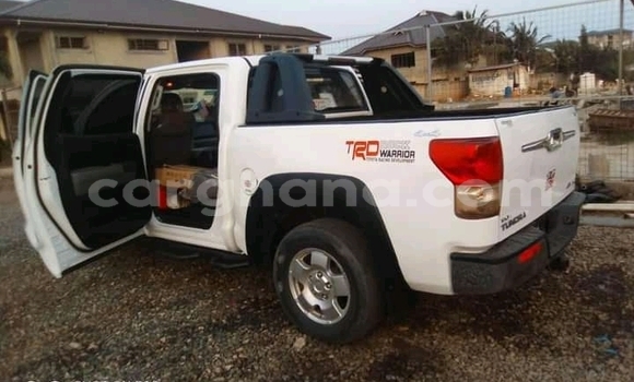 Ra Àlòkù Toyota Tundra funfun Ọkọ̀ in Sekondi–Takoradi Metropolitan ni Oorun