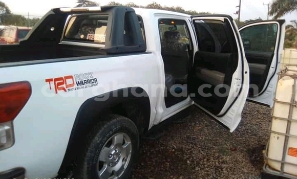 Sayi Na hannu Toyota Tundra White Mota in Sekondi–Takoradi Metropolitan a Yamma Sayi Na hannu Toyota Tundra White Mota in Sekondi–Takoradi Metropolitan a Yamma