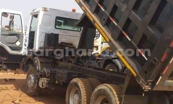 Ra Àlòkù Renault 10 Miiran Ọkọ̀ in Accra ni Greater Accra Ra Àlòkù Renault 10 Miiran Ọkọ̀ in Accra ni Greater Accra