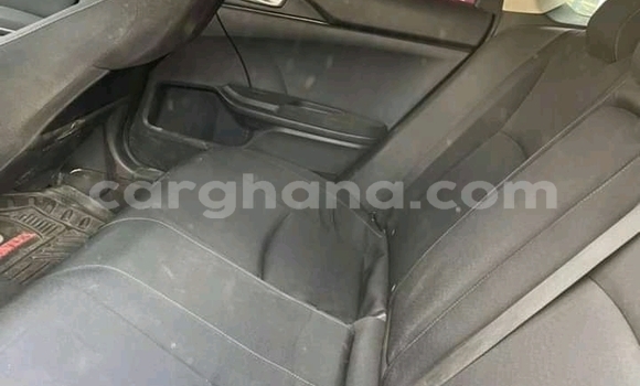 Ra Àlòkù Mercedes‒Benz 300CD funfun Ọkọ̀ in Accra ni Greater Accra Ra Àlòkù Mercedes‒Benz 300CD funfun Ọkọ̀ in Accra ni Greater Accra