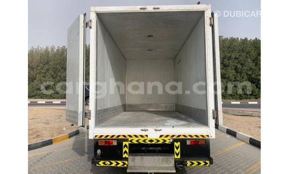 Sayi Imported Mitsubishi Carisma White Mota in Import - Dubai a Ashanti Sayi Imported Mitsubishi Carisma White Mota in Import - Dubai a Ashanti