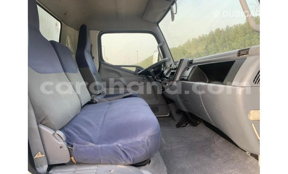 Sayi Imported Mitsubishi Carisma White Mota in Import - Dubai a Ashanti Sayi Imported Mitsubishi Carisma White Mota in Import - Dubai a Ashanti