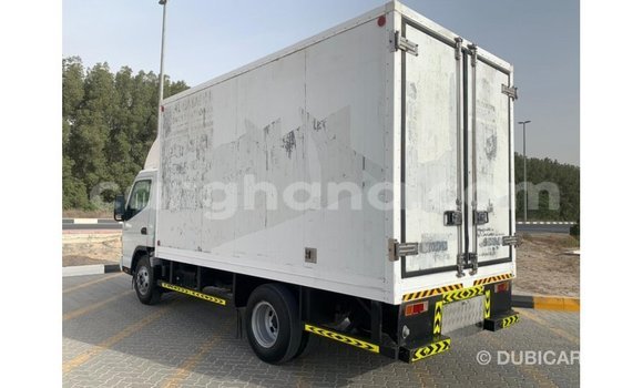 Sayi Imported Mitsubishi Carisma White Mota in Import - Dubai a Ashanti Sayi Imported Mitsubishi Carisma White Mota in Import - Dubai a Ashanti